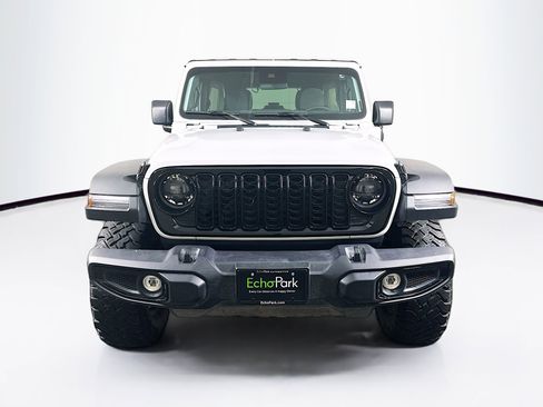 Used 2025 Jeep Wrangler Willys image 2