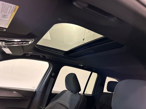 New 2025 Jeep Grand Cherokee Laredo w/ Luxury Tech Group I image 27