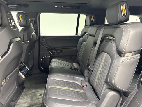 Used 2024 Rivian R1S Adventure AWD/4WD image 21