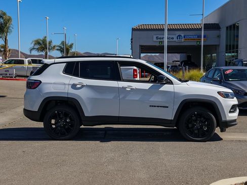New 2026 Jeep Compass Latitude AWD/4WD image 3