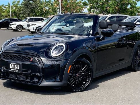 Used 2023 MINI Cooper S w/ Signature Upholstery Package FWD image 2