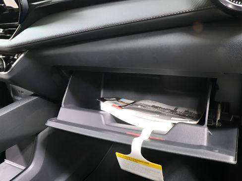 New 2026 Chevrolet Equinox LT w/ Convenience Package II FWD image 35