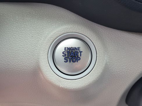 Used 2021 Hyundai Venue w/ Cargo Package FWD image 21