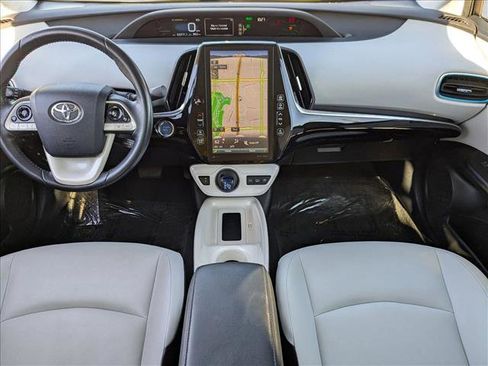 Used 2018 Toyota Prius Prime Premium image 16