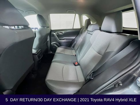 Used 2021 Toyota RAV4 XLE AWD/4WD image 24