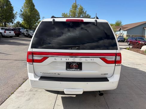 Used 2016 Lincoln Navigator L Select AWD/4WD image 11