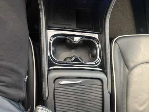 Used 2026 Chrysler Pacifica Limited w/ S Appearance Package image 15