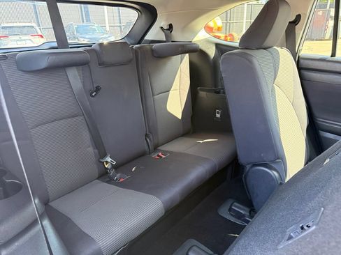 Used 2020 Toyota Highlander LE AWD/4WD image 23