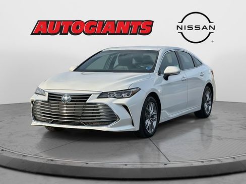 Used 2022 Toyota Avalon XLE image 6