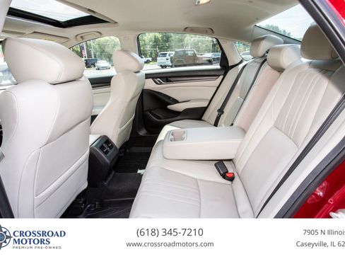 Used 2018 Honda Accord Touring image 25