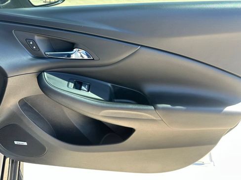 Used 2017 Chevrolet Volt Premier w/ Driver Confidence II Package FWD image 29