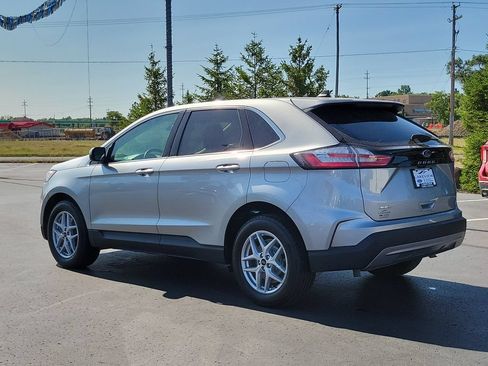 Certified 2024 Ford Edge SEL w/ Convenience Package AWD/4WD image 4