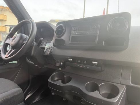 Used 2019 Mercedes-Benz Sprinter 170 image 12