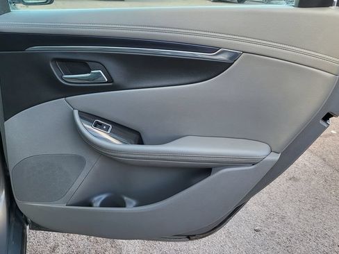 Used 2018 Chevrolet Impala LT w/ LT Leather Package FWD image 17