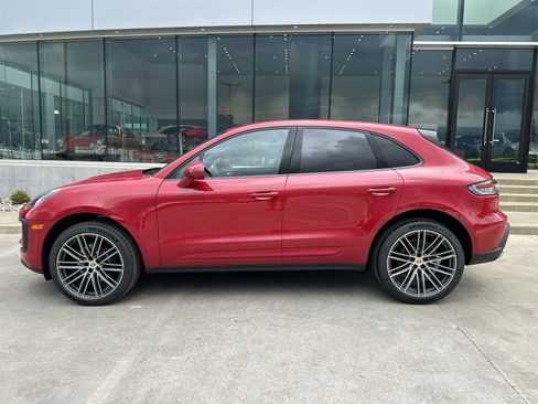 New 2025 Porsche Macan image 2