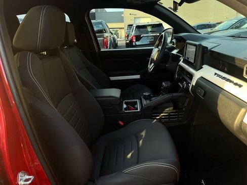 Used 2024 Toyota Tacoma TRD Off-Road image 19