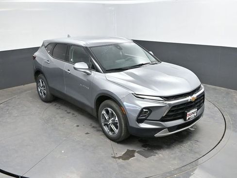 Used 2025 Chevrolet Blazer LT AWD/4WD image 37