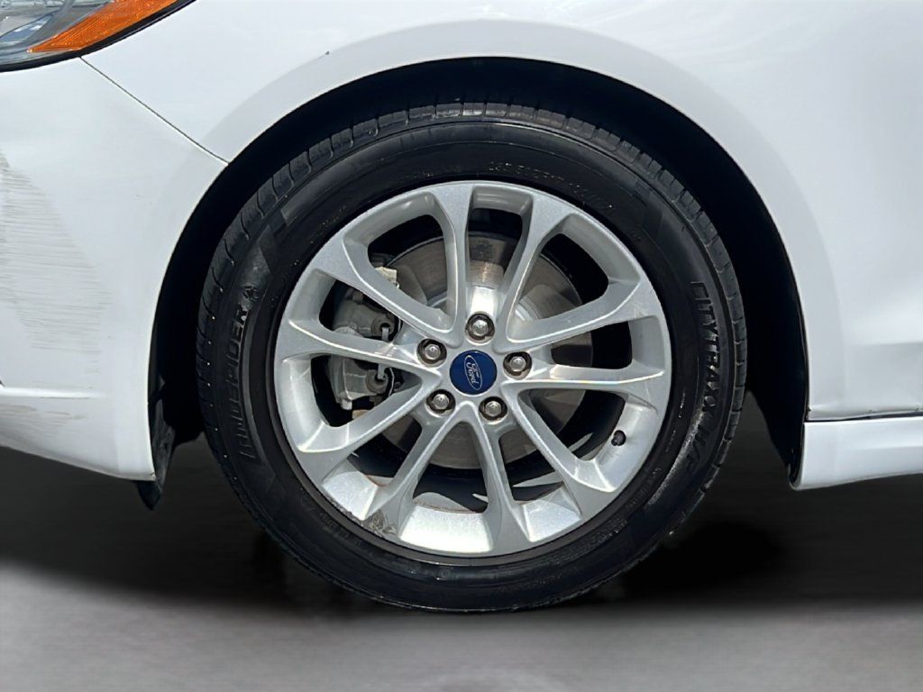 Used 2019 Ford Fusion SE FWD image 24