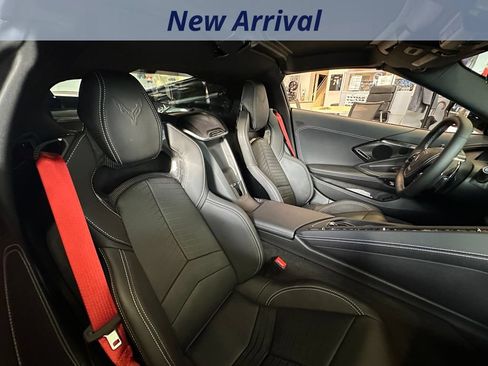 Used 2025 Chevrolet Corvette Stingray Preferred Cpe w/ Z51 Performance Package RWD image 6