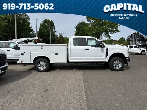 New 2026 Ford F250 XL w/ XL Chrome Package image 9