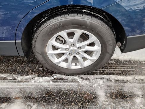 Used 2020 Chevrolet Equinox LT w/ Driver Convenience Package image 8