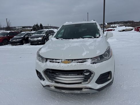 Used 2019 Chevrolet Trax LT w/ LT Convenience Package image 5