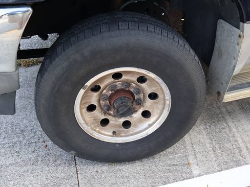 Used 2002 Ford F250 XLT AWD/4WD image 4