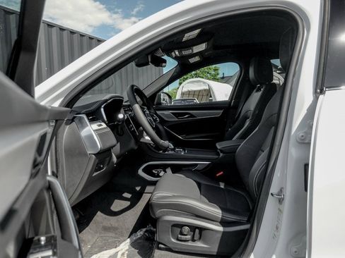 Used 2025 Jaguar F-PACE R-Dynamic S image 9