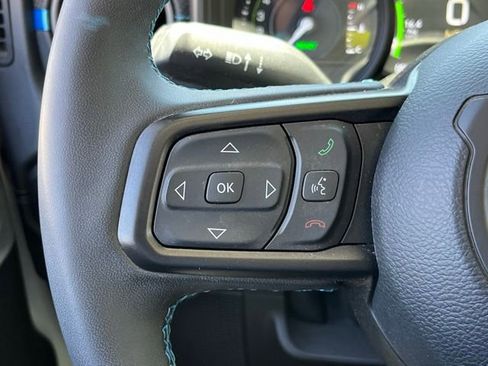 Used 2025 Jeep Wrangler Unlimited Rubicon 4xe w/ Convenience Group AWD/4WD image 16