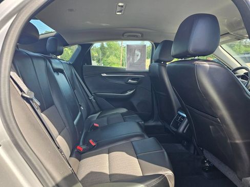 Used 2016 Chevrolet Impala LT w/ Convenience Package FWD image 12