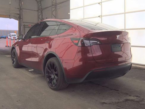 Used 2024 Tesla Model Y Long Range AWD/4WD image 6