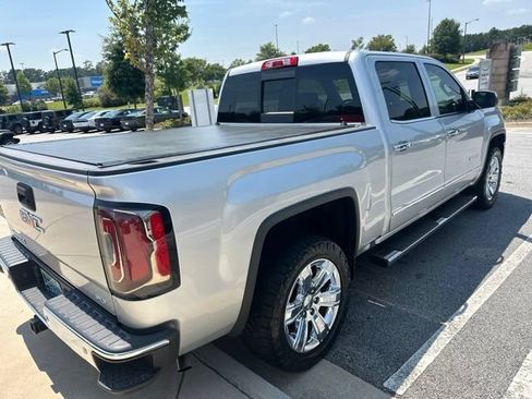 Used 2018 GMC Sierra 1500 SLT AWD/4WD image 3
