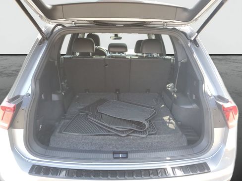 Used 2023 Volkswagen Tiguan SE R-Line FWD image 8