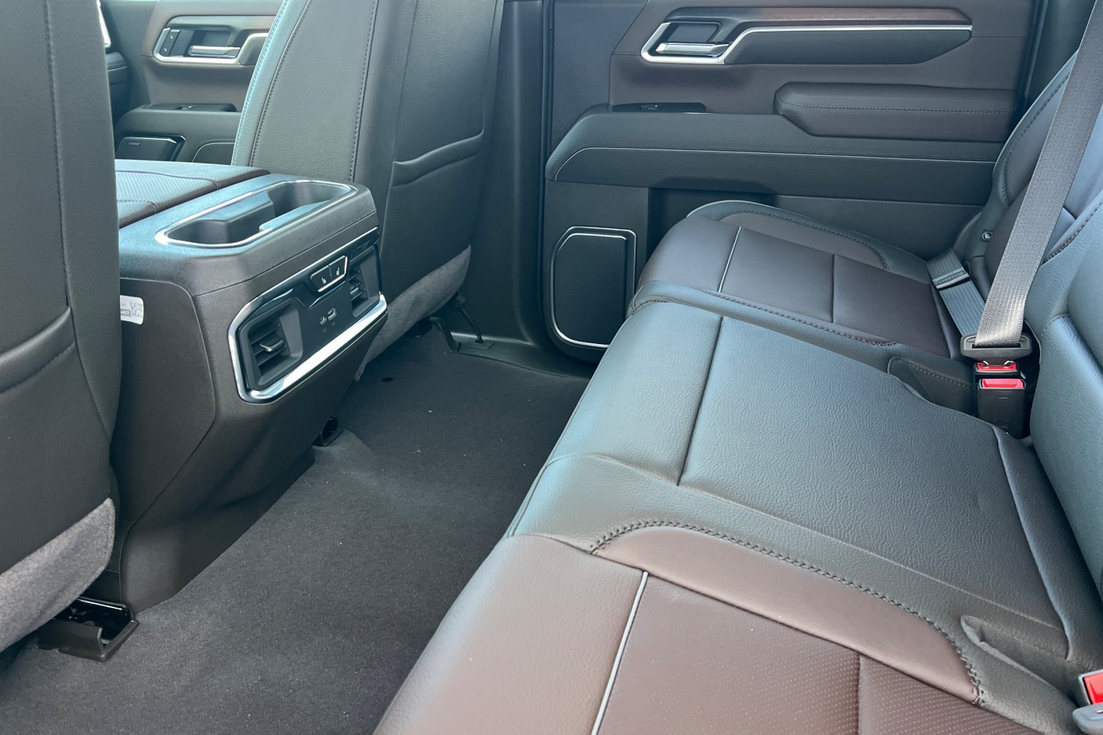 New 2026 GMC Sierra 2500 Denali w/ Technology Package AWD/4WD image 9