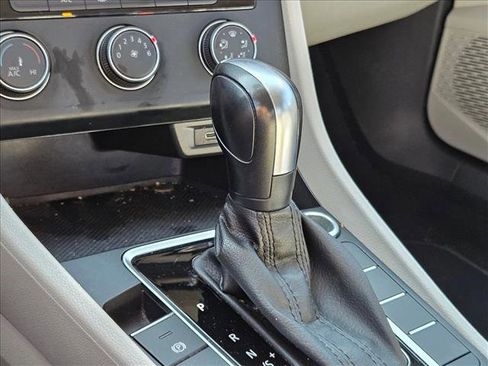 Used 2020 Volkswagen Jetta FWD image 13