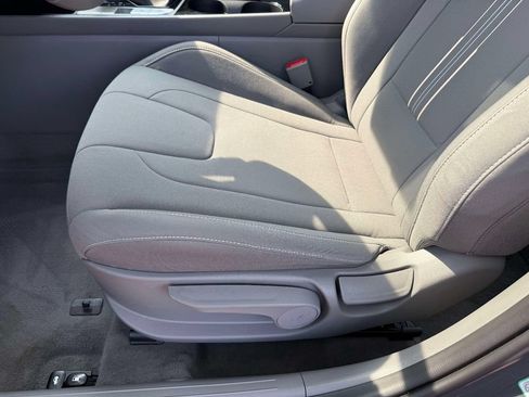 Used 2023 Hyundai Elantra SEL w/ Convenience Package FWD image 13