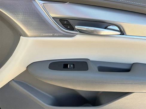 Used 2021 Cadillac XT5 Premium Luxury image 32