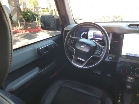 Used 2022 Ford Bronco Badlands image 15