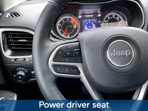 Used 2019 Jeep Cherokee Limited AWD/4WD image 15