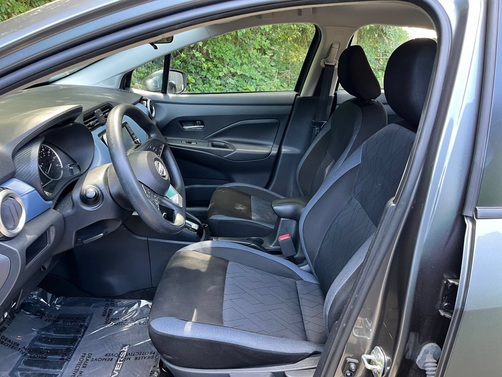 Used 2025 Nissan Versa SV FWD image 28
