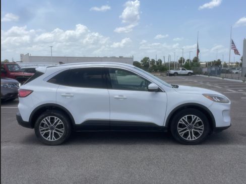 Used 2022 Ford Escape SEL AWD/4WD image 9