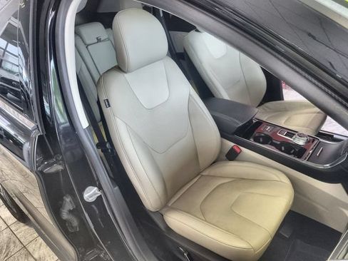 Used 2019 Ford Edge Titanium w/ Equipment Group 301A AWD/4WD image 25