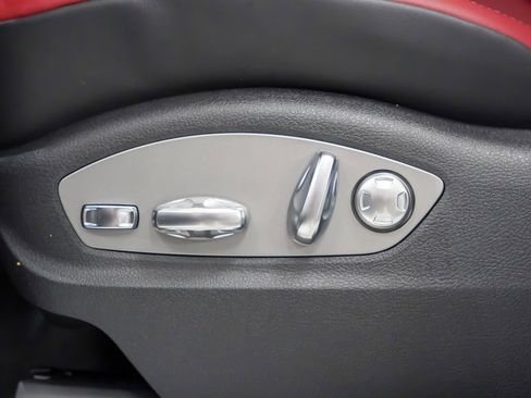 New 2025 Porsche Macan S image 24