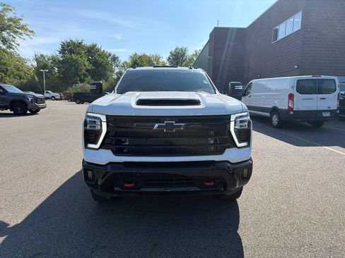 Used 2025 Chevrolet Silverado 2500 LT w/ Trail Boss Package AWD/4WD image 4
