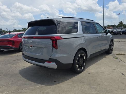 New 2026 Kia Carnival EX FWD image 8