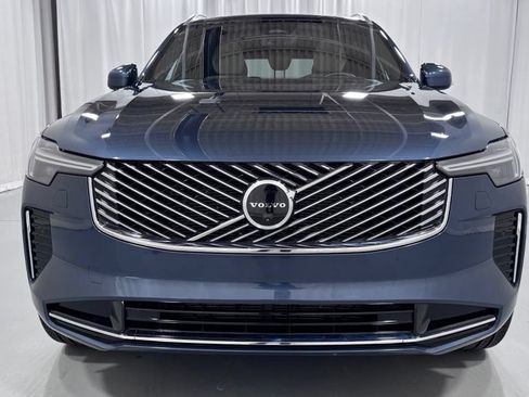 Certified 2026 Volvo XC90 B6 Plus AWD/4WD image 3