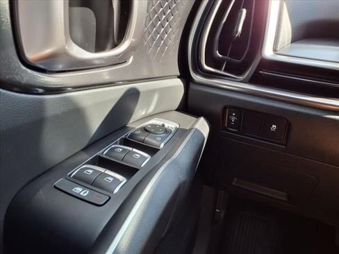 New 2025 Kia Sorento S image 17