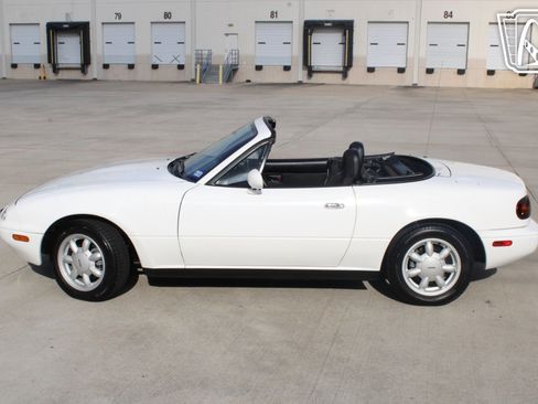 Used 1990 MAZDA MX-5 Miata image 2