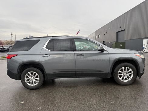 Used 2019 Chevrolet Traverse LT image 2