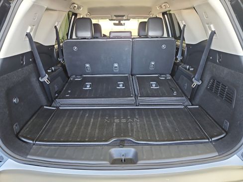 Used 2023 Nissan Pathfinder SL AWD/4WD image 13
